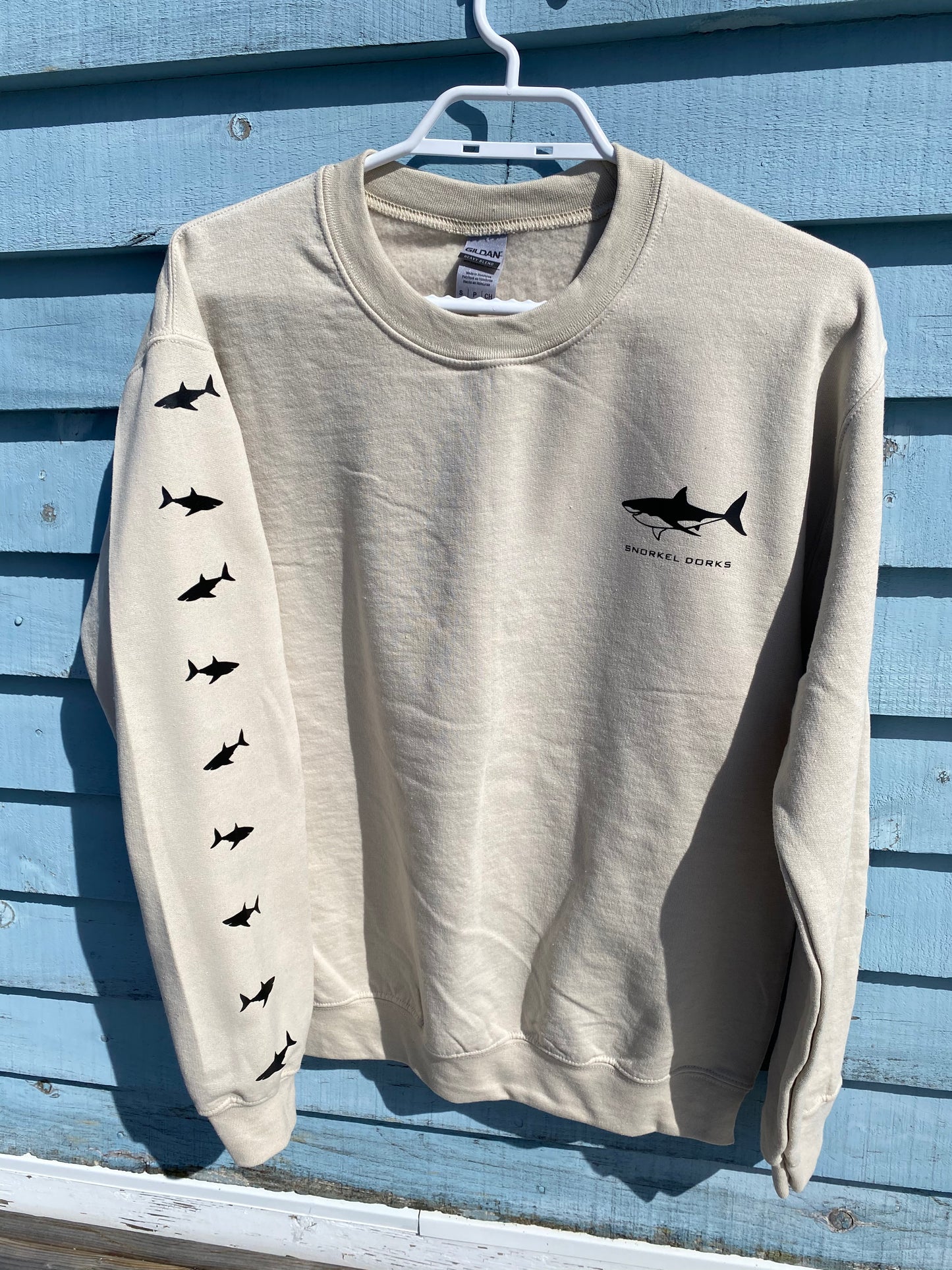 White Shark Pull-Over