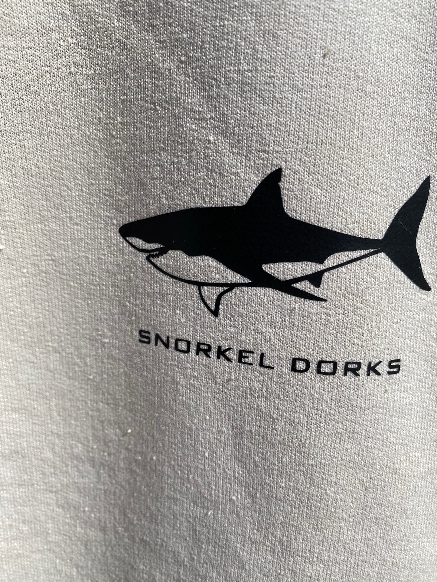 White Shark Pull-Over