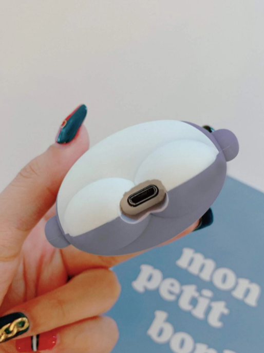 White Shark Airpods Case